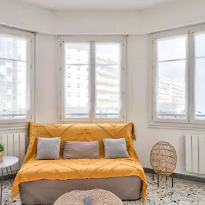 l29-lenval-beach-at-1min-walk-to-sea-front-ac-balcony.fr-provencehotel.com/